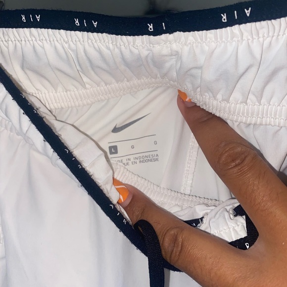 White Nike sweats - Picture 3 of 3